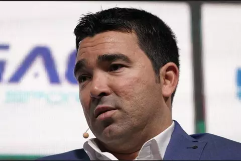 ديكو يتحدث عن.. تجديد عقد دي يونج.. رحيل ليفاندوفسكي.. وسوق انتقالات برشلونة